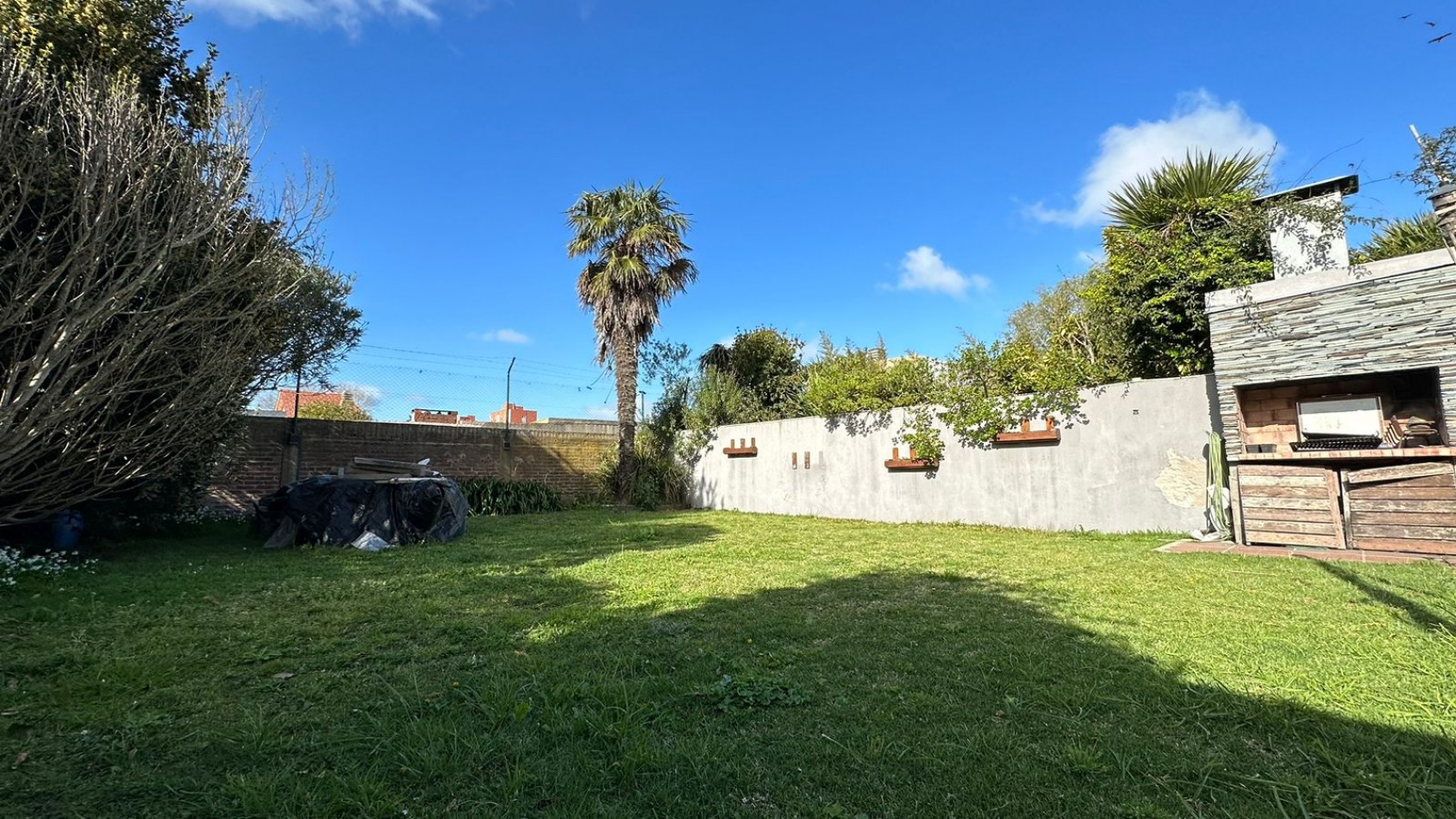 CHALET 5 Ambientes c/GARAGE Doble y PARQUE