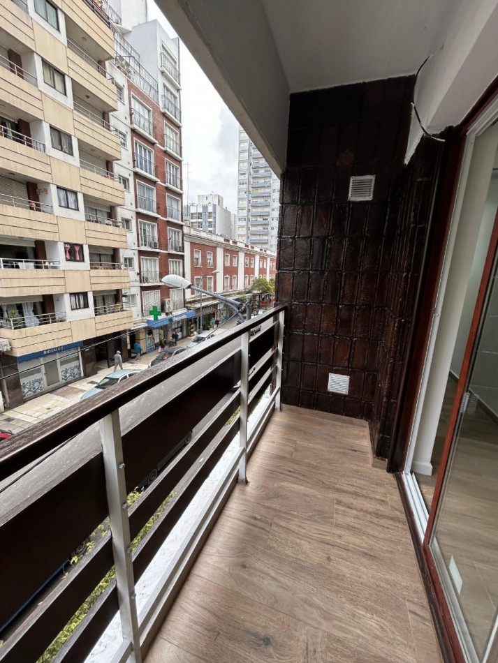 DEPARTAMENTO DE 2 ambientes al FRENTE con BALCON