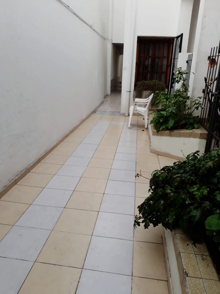 PH 2 ambientes con patio en Planta Alta