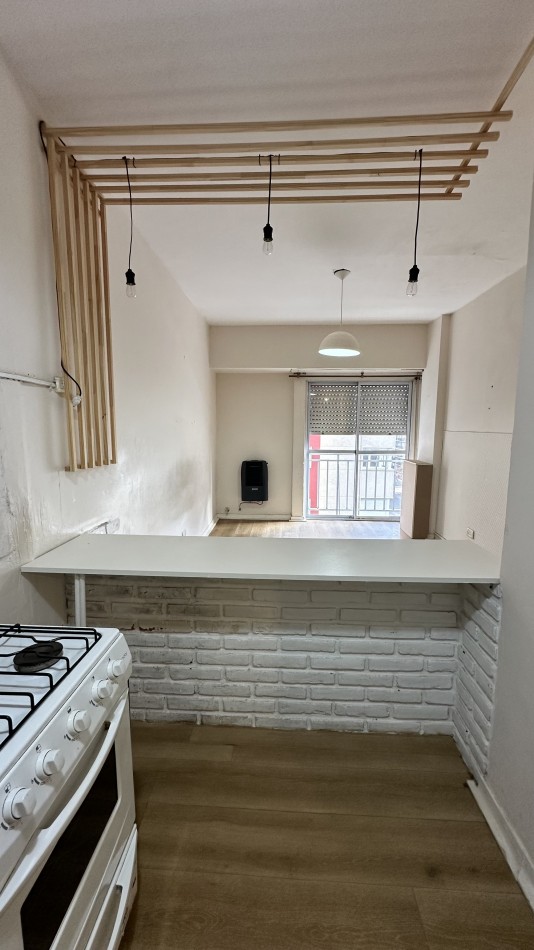 DEPARTAMENTO 1 AMB. C/BALCON A LA CALLE
