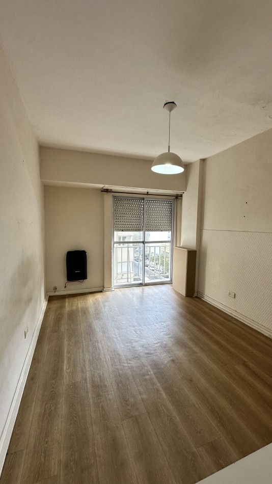 DEPARTAMENTO 1 AMB. C/BALCON A LA CALLE