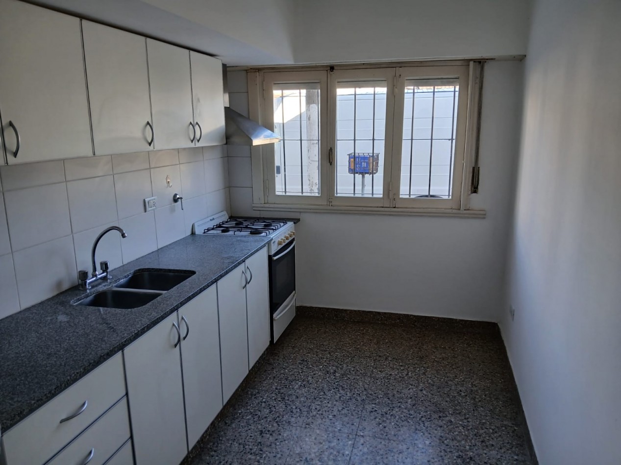 ALQUILER 24 MESES CHALET 3 AMB. C/ GGE Y PATIO