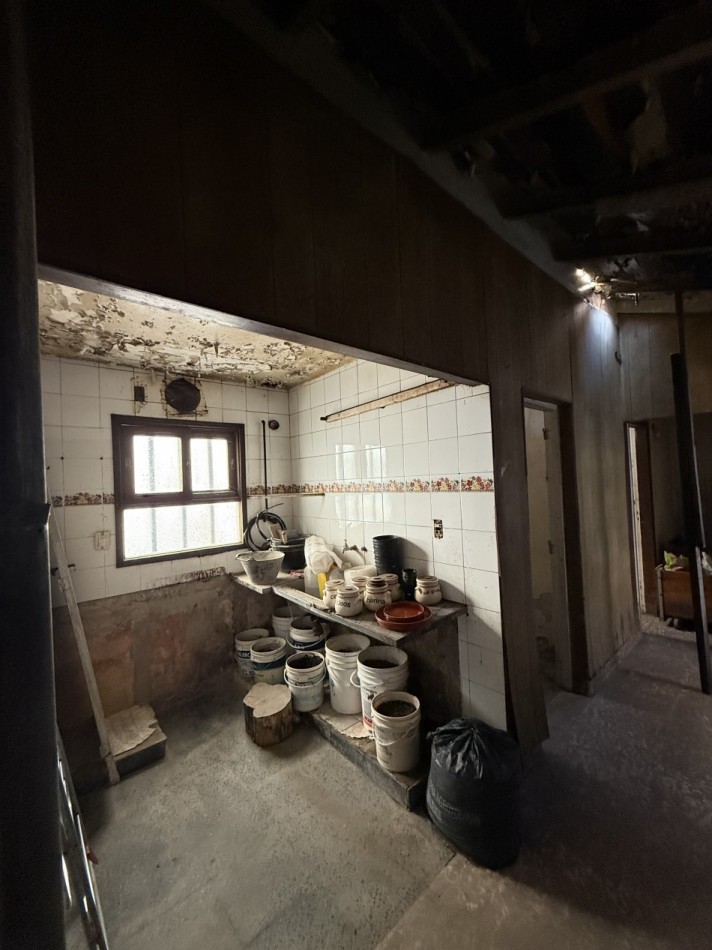 CASA A RECICLAR O DEMOLE EN PH AL FRENTE