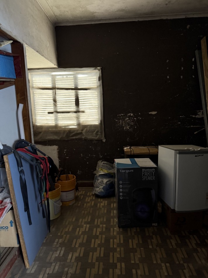 CASA A RECICLAR O DEMOLE EN PH AL FRENTE