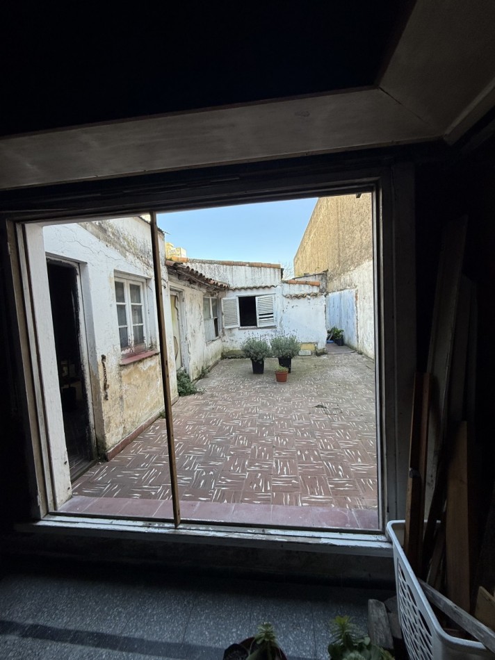 CASA A RECICLAR O DEMOLE EN PH AL FRENTE