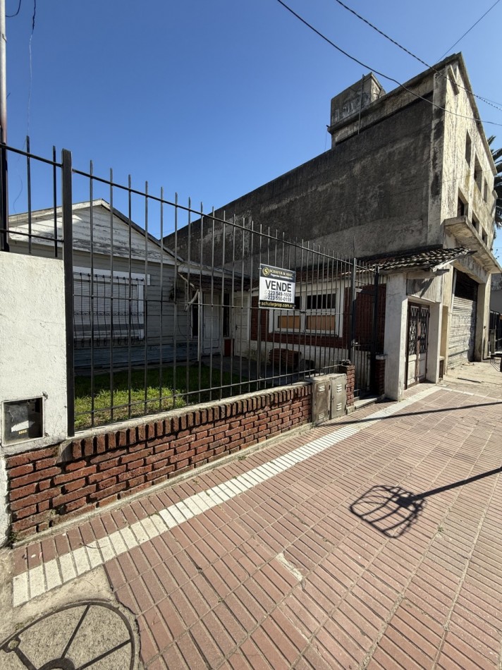 CASA A RECICLAR O DEMOLE EN PH AL FRENTE