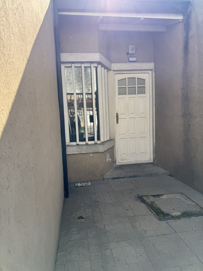 PH 2 amb. en Planta Baja a la calle. Sin expensas. 